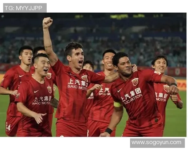 足球俱乐部如何通过多元化收入来源实现盈利与可持续发展